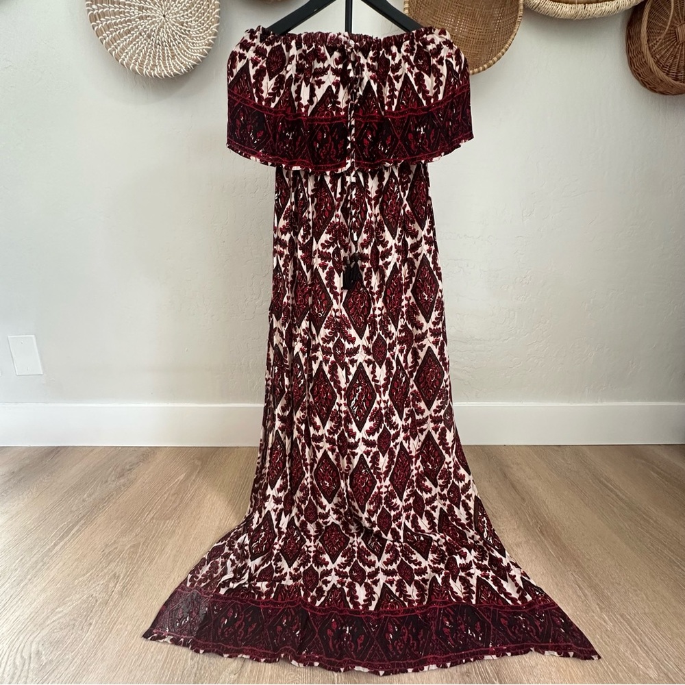 Y2K Forever 21 Burgundy and White Patterned Strapless Maxi Dress. Size Small.
